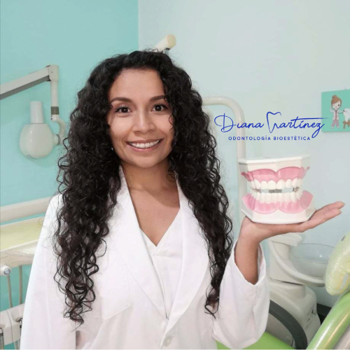 Dra. Diana Matínez Cirujana Dentista UNAM